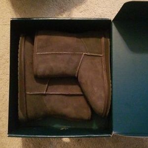 Emu Austrailia Stinger Lo Chocolate Boots